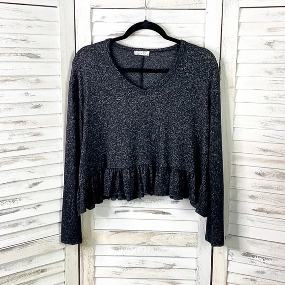 OLIVIA RAE | Lightweight Peplum Soft Sweater Small - Picture 6 of 9